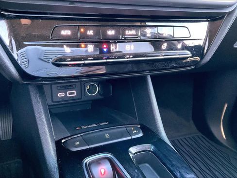 Used 2022 Chevrolet Bolt LT w/ Infotainment Package image 31