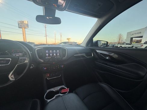 Used 2020 GMC Terrain Denali w/ Denali Premium Package image 15