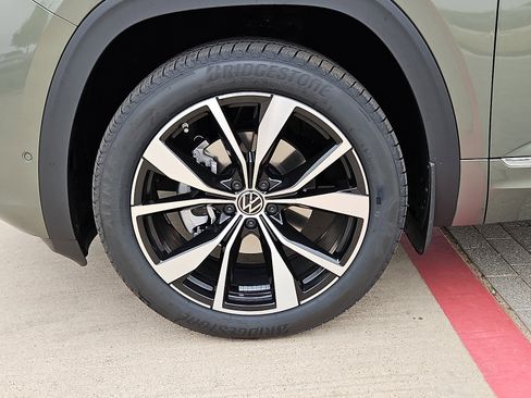 New 2026 Volkswagen Atlas Cross Sport SEL Premium R-Line image 6