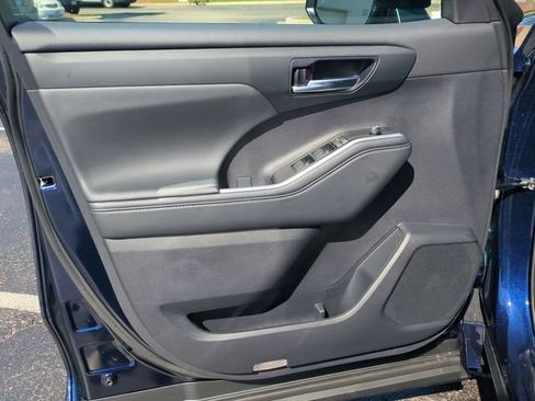 Certified 2026 Toyota Highlander XLE AWD/4WD image 15