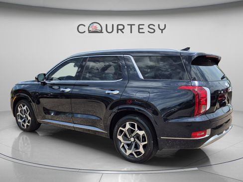 Certified 2022 Hyundai Palisade Calligraphy w/ Cargo Package FWD image 3