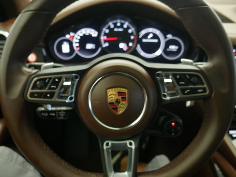 Certified 2023 Porsche Cayenne Turbo AWD/4WD image 31