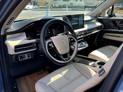 New 2026 Lincoln Corsair Premiere image 6