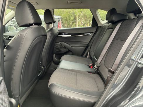 Used 2025 Kia Seltos S FWD image 27