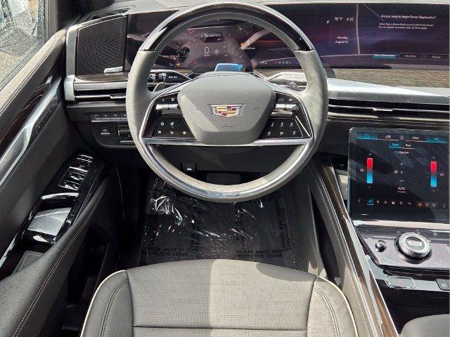 New 2026 Cadillac Escalade Luxury AWD/4WD image 18