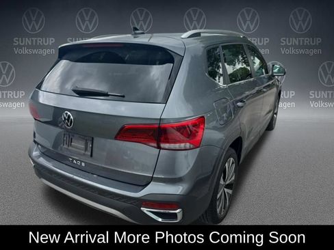 Used 2024 Volkswagen Taos SE FWD image 3