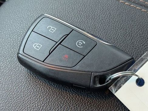 Used 2024 GMC Canyon AT4 w/ Canyon Safety Plus Package image 37