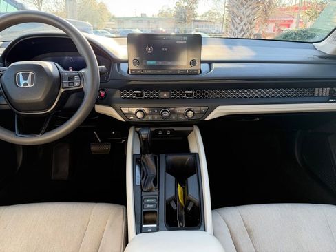 Certified 2023 Honda Accord EX image 12