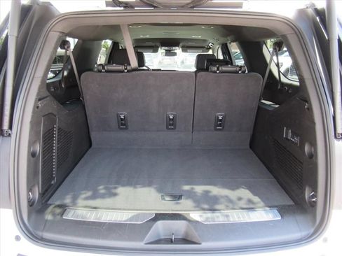 Used 2025 GMC Yukon XL Denali RWD image 33