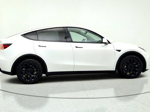 Used 2023 Tesla Model Y Long Range AWD/4WD image 4