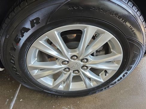 Certified 2022 Cadillac XT6 Luxury w/ LPO, Floor Liner Package image 35