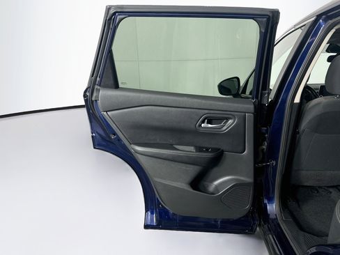 Used 2025 Nissan Rogue SV FWD image 25