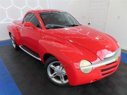 Used 2004 Chevrolet SSR w/ Preferred Equipment Group RWD image 5