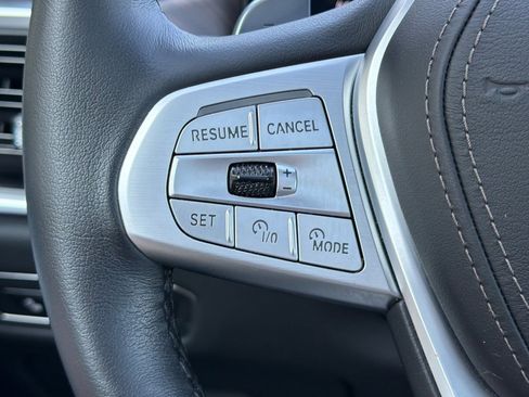 Used 2025 BMW X7 xDrive40i AWD/4WD image 30