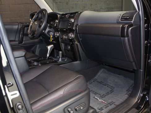 Used 2018 Toyota 4Runner TRD Pro AWD/4WD image 49