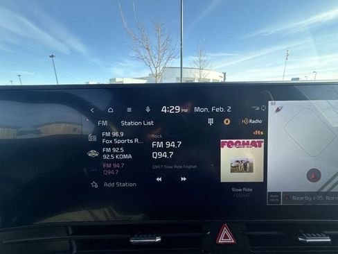 Used 2024 Kia Sportage EX image 16