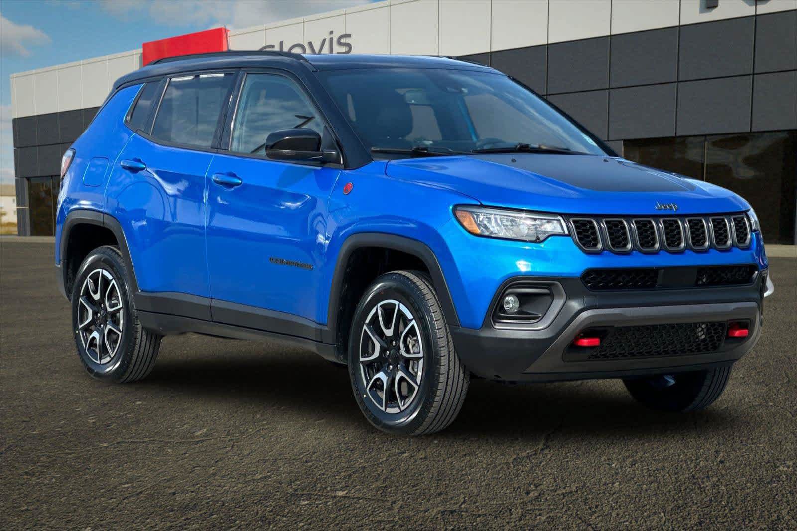 Used 2024 Jeep Compass Trailhawk AWD/4WD image 9