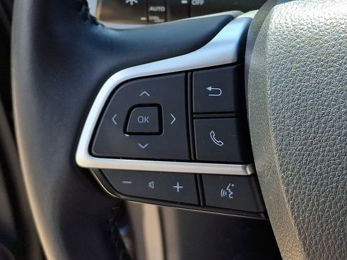 Used 2023 Toyota Highlander XLE FWD image 21