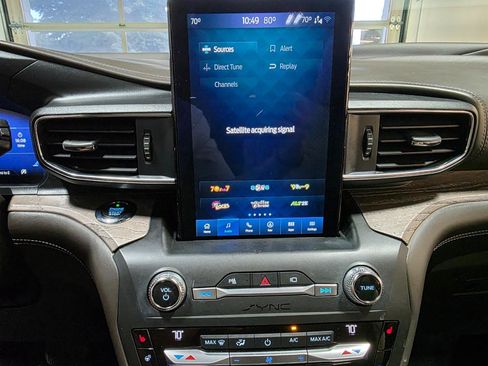 Used 2020 Ford Explorer Platinum w/ Premium Technology Package AWD/4WD image 33