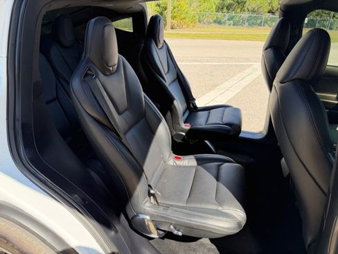 Used 2022 Tesla Model X AWD/4WD image 17