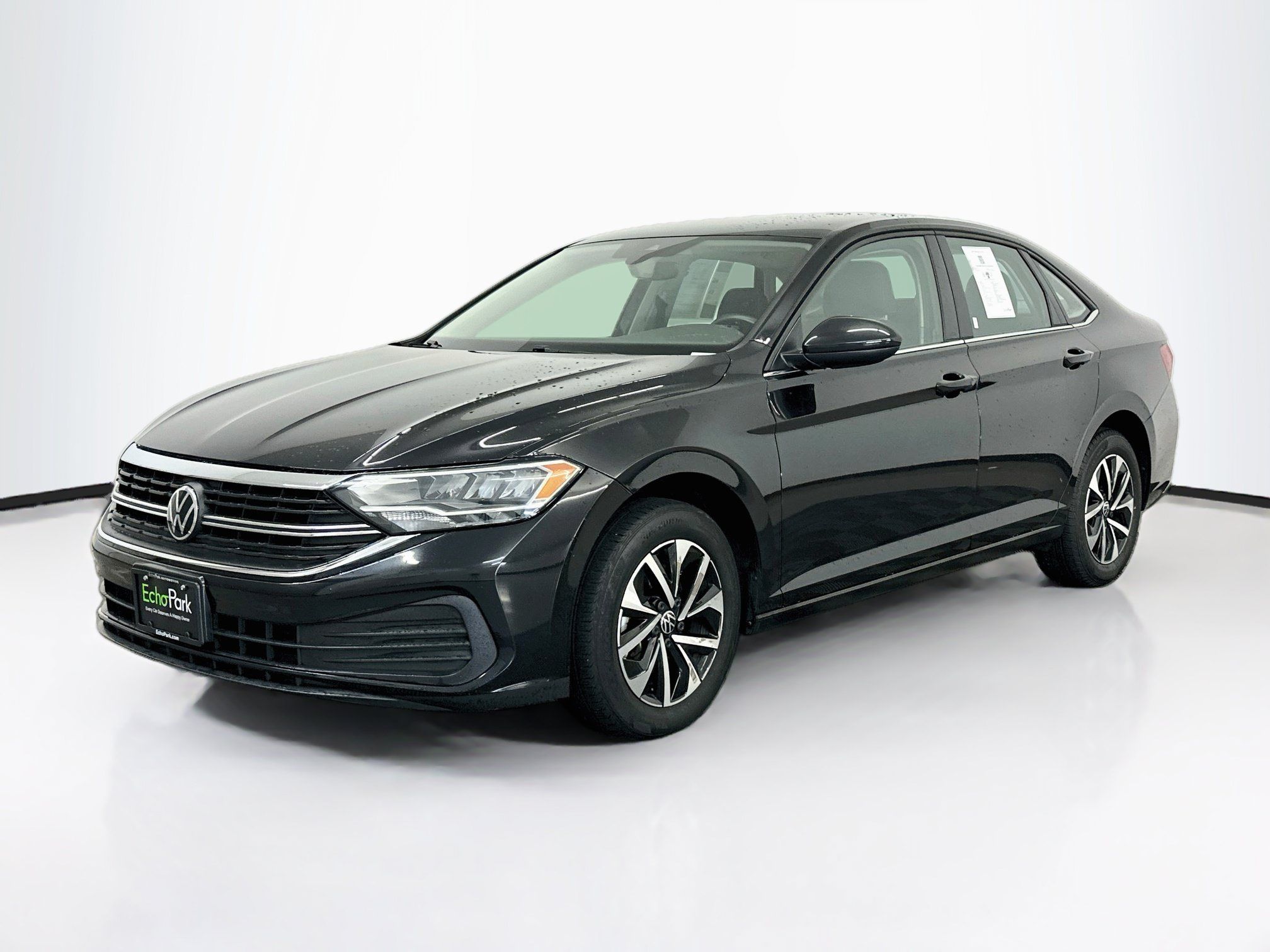 Used 2024 Volkswagen Jetta S FWD image 3