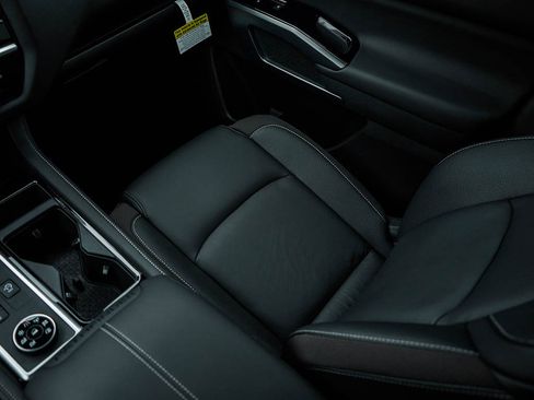 New 2025 Nissan Pathfinder SL w/ Lighting Package (N92) image 27