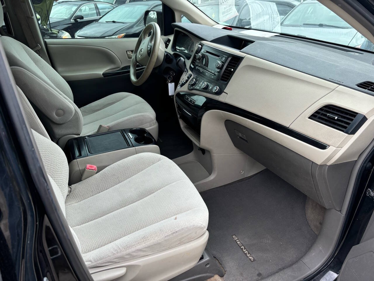 Used 2012 Toyota Sienna LE w/ Towing Pkg AWD/4WD image 19