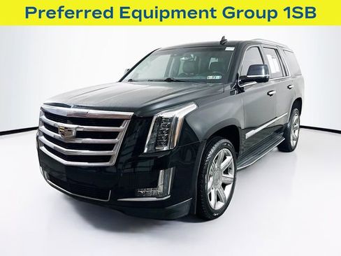 Used 2016 Cadillac Escalade Luxury image 3