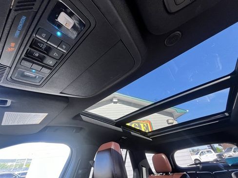 Used 2021 Ford Explorer Platinum AWD/4WD image 34