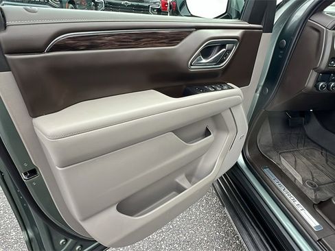Certified 2023 Chevrolet Suburban LT w/ Luxury Package image 11
