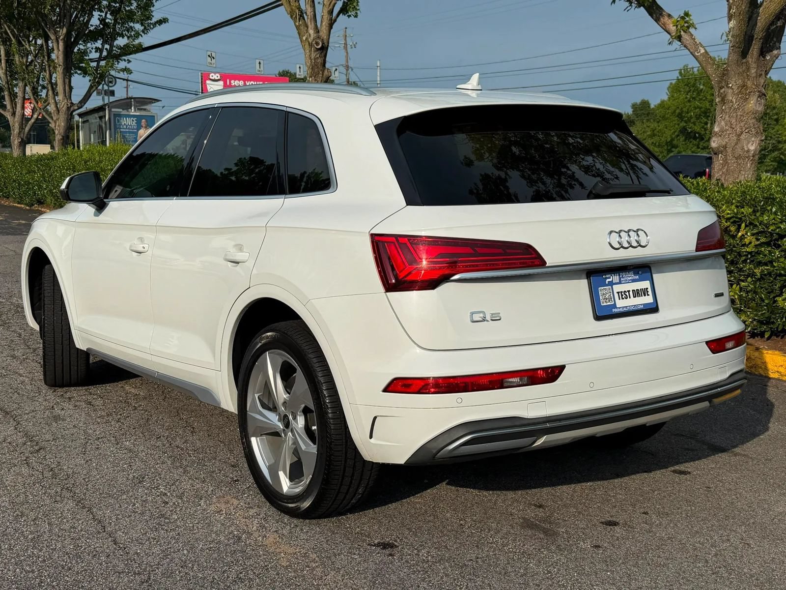 Used 2021 Audi Q5 2.0T Premium Plus w/ Premium Plus Package AWD/4WD image 6