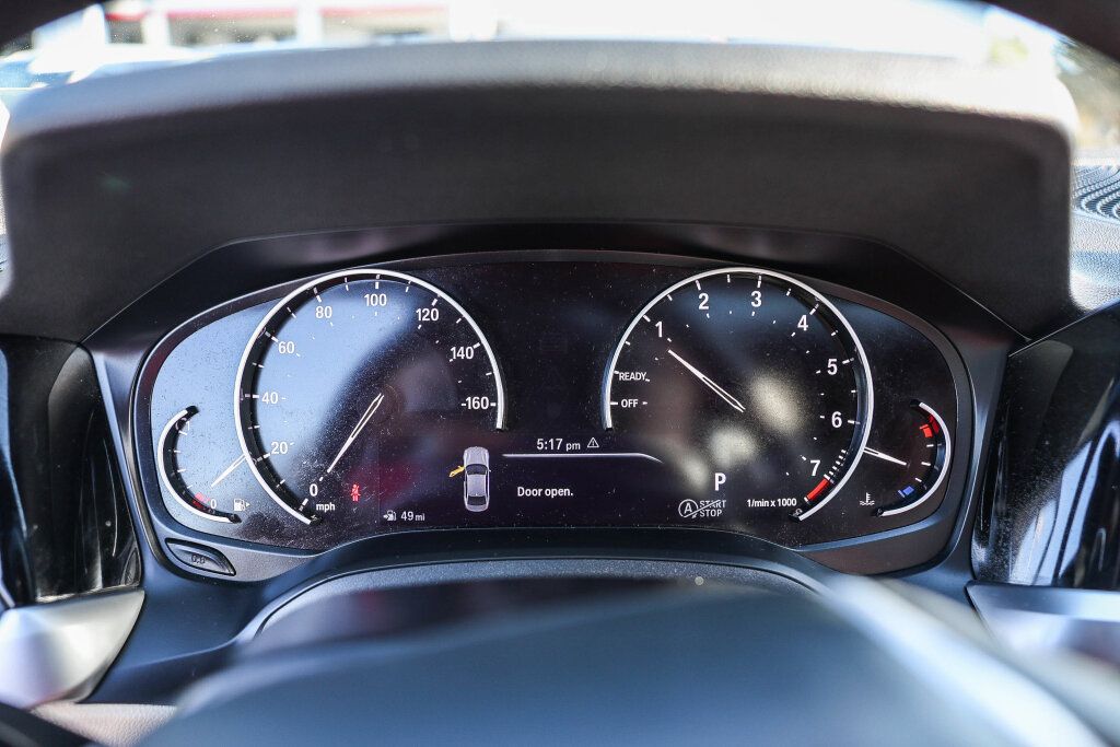 Used 2019 BMW 330i Sedan w/ Convenience Package RWD image 12
