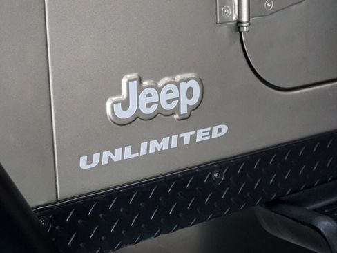 Used 2006 Jeep Wrangler Unlimited Rubicon w/ Security Group AWD/4WD image 44