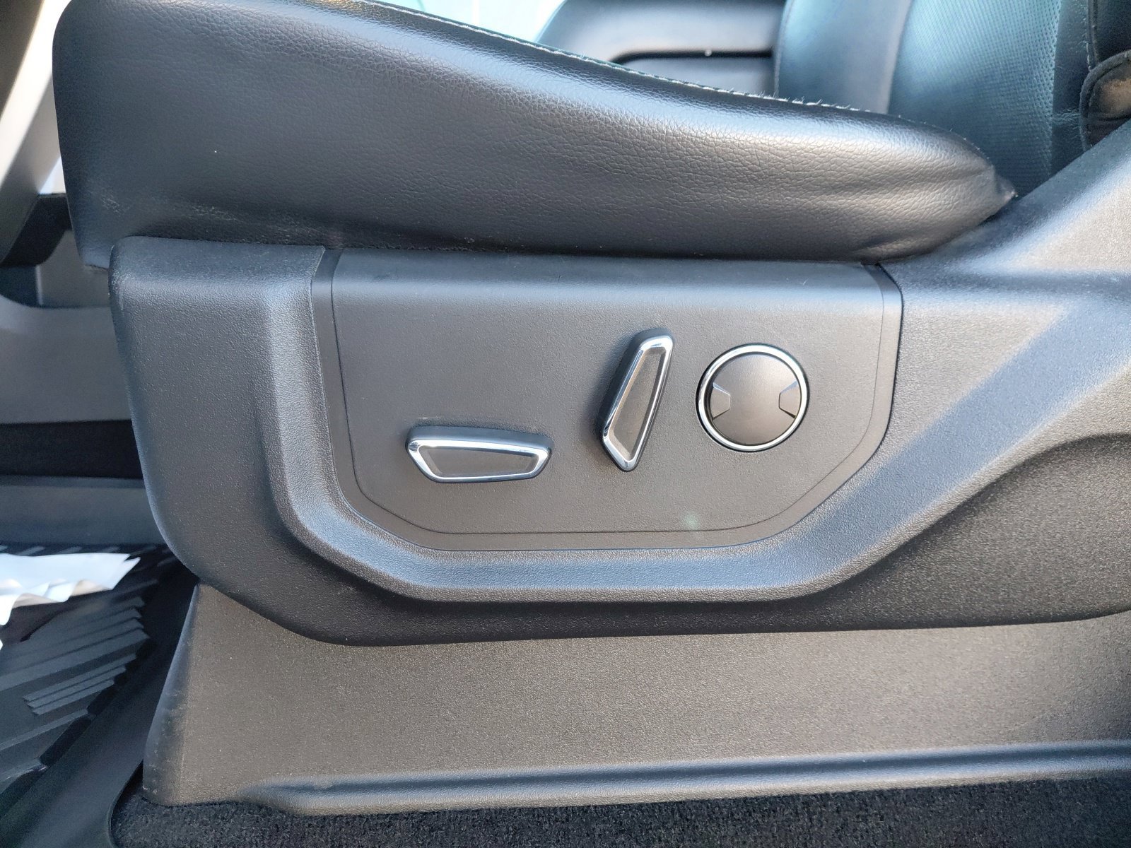 Used 2019 Ford F350 Lariat w/ Lariat Value Package AWD/4WD image 21