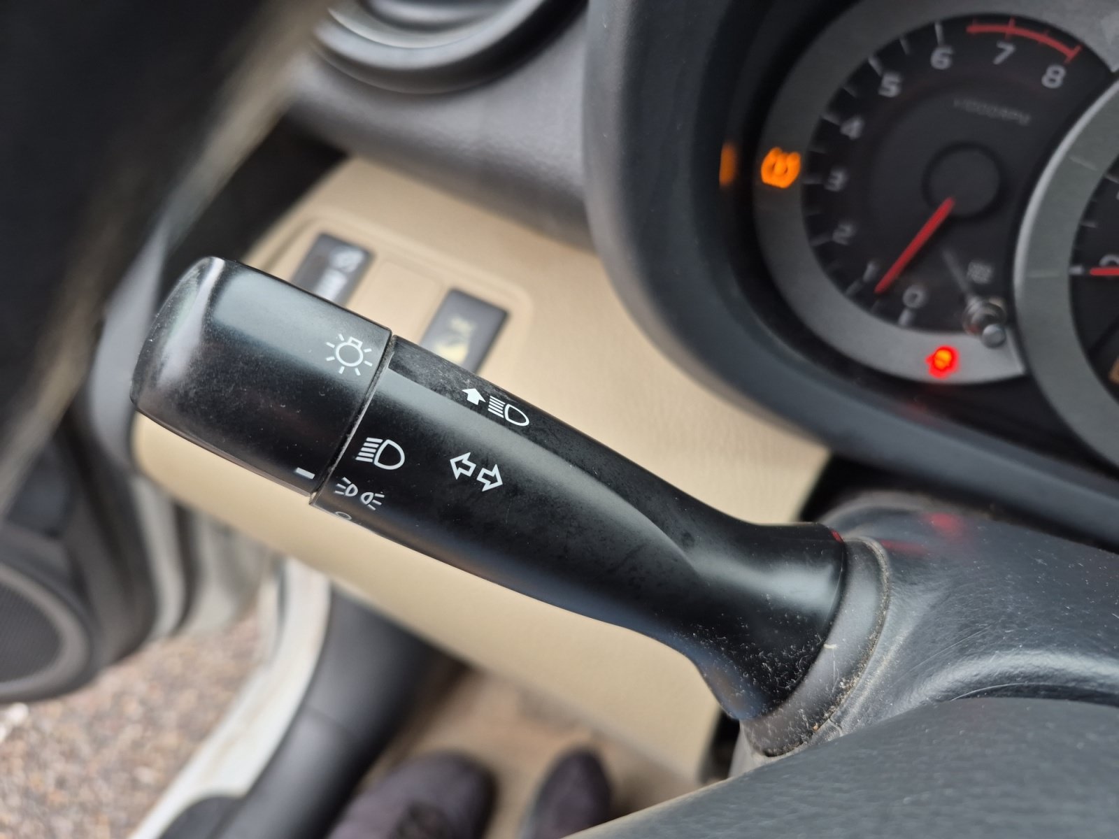 Used 2009 Toyota RAV4 4WD V6 w/ Tow Prep Pkg image 32