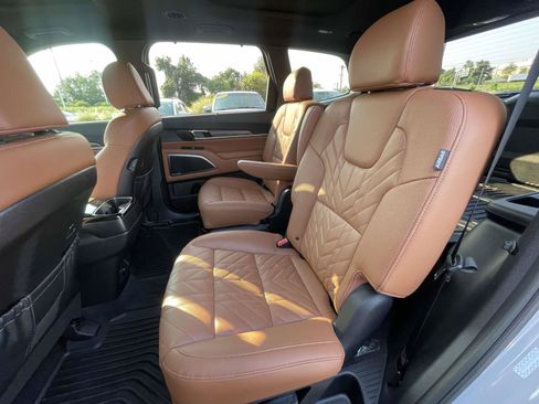 Used 2025 Kia Telluride SX X-Line AWD/4WD image 13