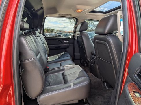 Used 2011 Chevrolet Avalanche LT w/ Luxury Package AWD/4WD image 15