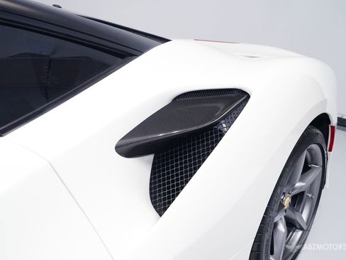 Used 2022 Ferrari F8 Tributo image 9