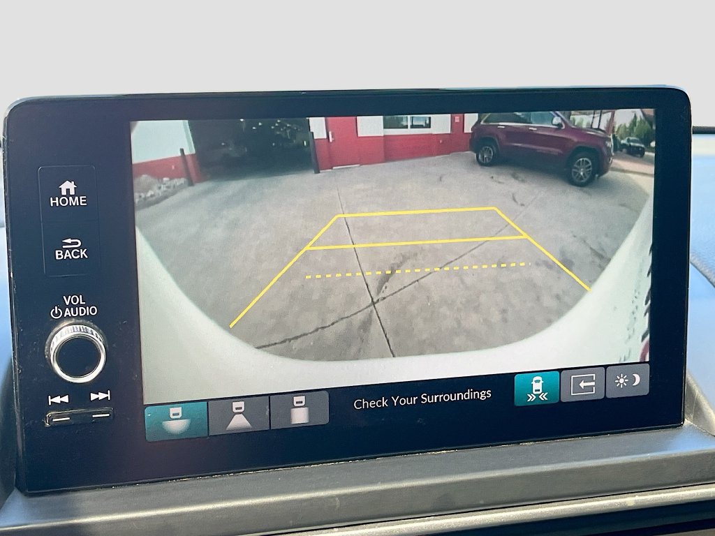 Used 2024 Honda Pilot Touring image 14