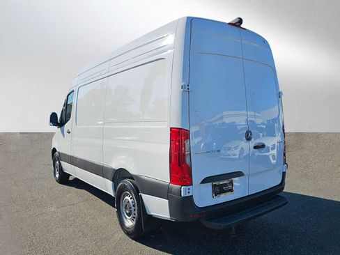 Used 2025 Mercedes-Benz Sprinter 2500 image 5