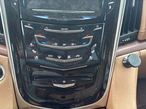 Used 2016 Cadillac Escalade ESV Platinum AWD/4WD image 10