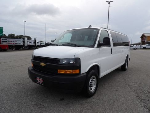 Used 2025 Chevrolet Express 3500 LS RWD image 62
