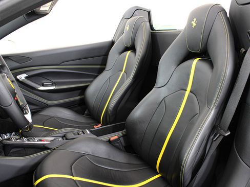 Used 2022 Ferrari F8 Tributo RWD image 41