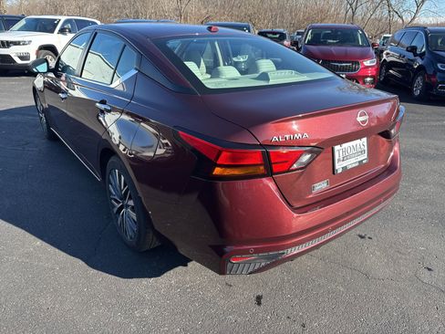 Used 2024 Nissan Altima 2.5 SV image 5