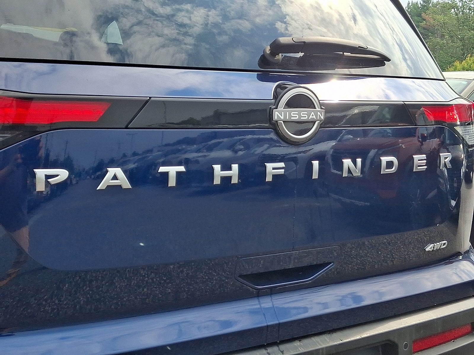 Certified 2025 Nissan Pathfinder SV AWD/4WD image 31