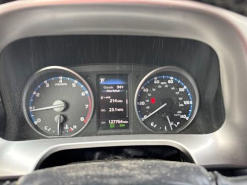 Used 2018 Toyota RAV4 XLE w/ Plus Extra Value Package FWD image 29