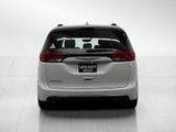 Used 2018 Chrysler Pacifica Touring-L Plus w/ Advanced Safetytec Group image 4