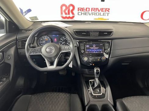 Used 2020 Nissan Rogue S FWD image 13