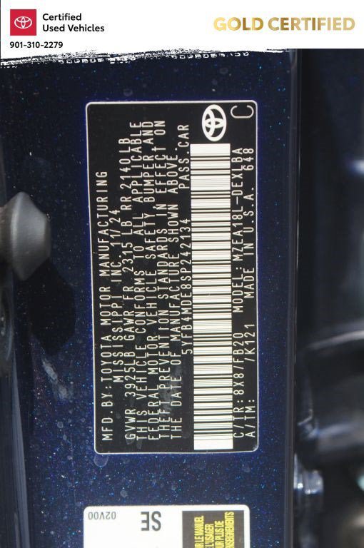 Used 2025 Toyota Corolla LE FWD image 24