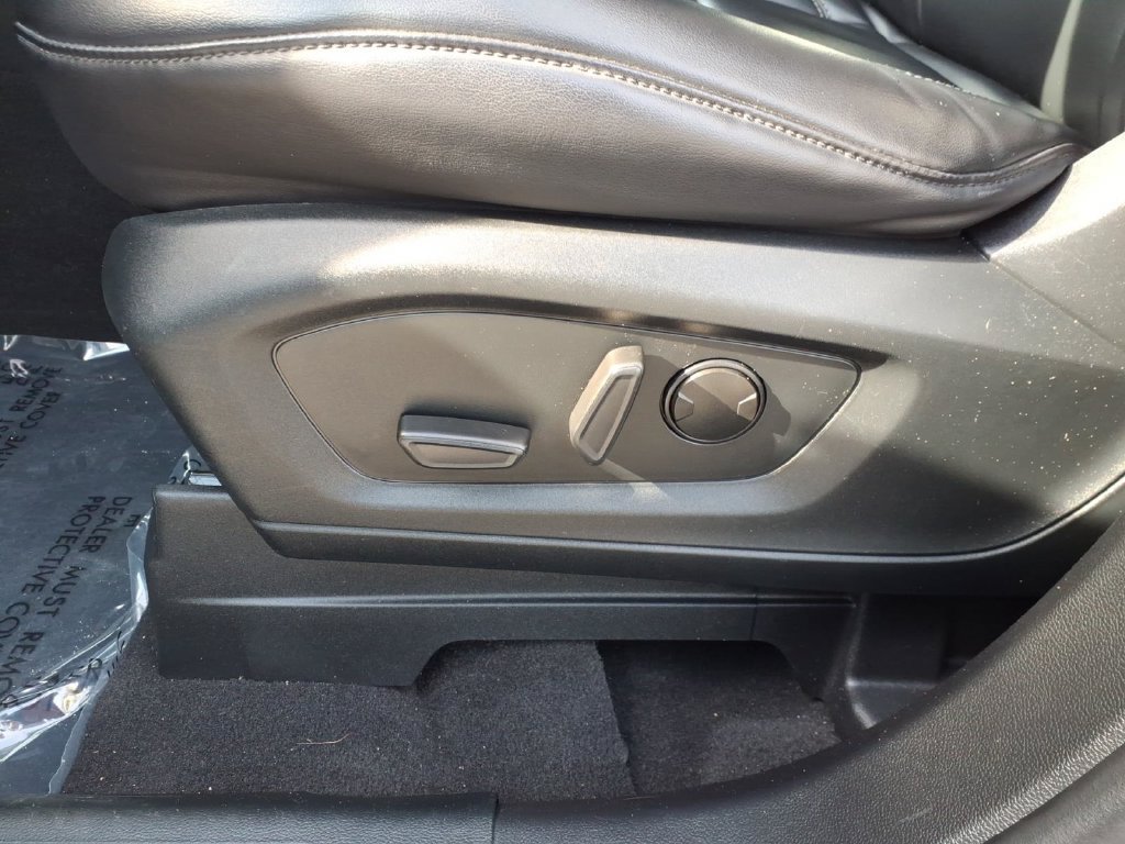 Used 2021 Ford Explorer XLT w/ Equipment Group 202A AWD/4WD image 19